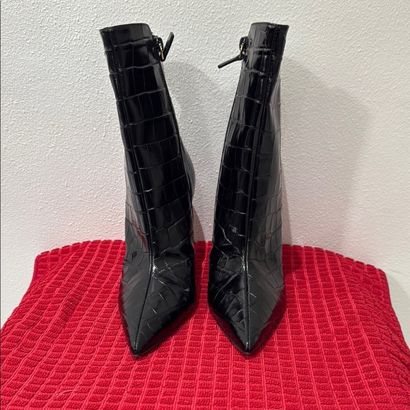 Stuart Weitzman Shoes - Stuart Weitzman Lucite 100 Wedge Bootie in Black Croc size 39.5/9